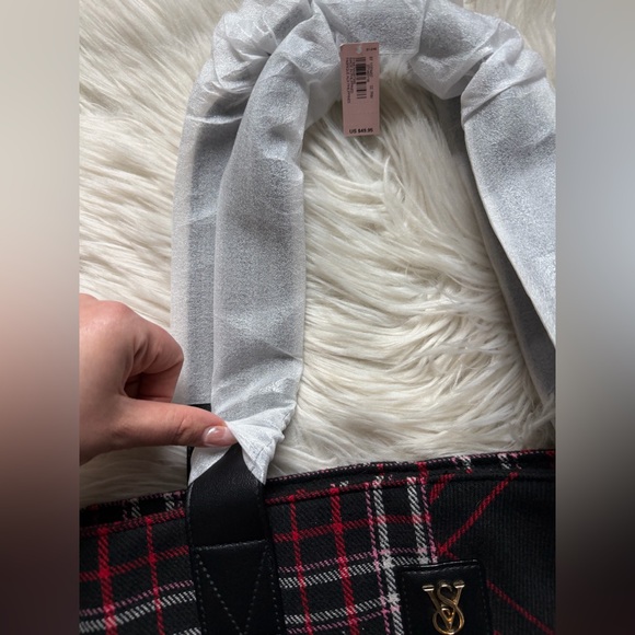 Victoria’s Secret plaid tote bag - Picture 5 of 10